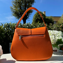 Carica l'immagine nel visualizzatore di Gallery, LOLA