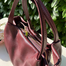 Carica l'immagine nel visualizzatore di Gallery, IVONNE