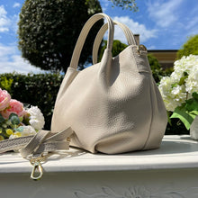 Carica l'immagine nel visualizzatore di Gallery, IVONNE