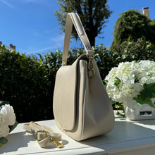 Carica l'immagine nel visualizzatore di Gallery, LOLA