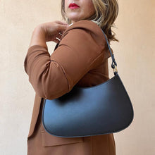 Carica l'immagine nel visualizzatore di Gallery, CLOE