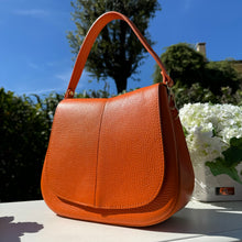 Carica l'immagine nel visualizzatore di Gallery, LOLA