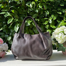 Carica l'immagine nel visualizzatore di Gallery, IVONNE