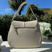 Carica l'immagine nel visualizzatore di Gallery, LOLA