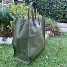 Carica l'immagine nel visualizzatore di Gallery, KIMBERLY