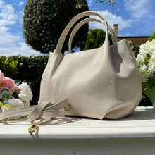 Carica l'immagine nel visualizzatore di Gallery, IVONNE