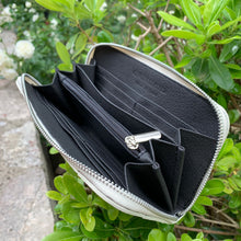 Carica l'immagine nel visualizzatore di Gallery, MILVA