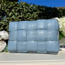 Lade das Bild in den Galerie-Viewer, Christelle