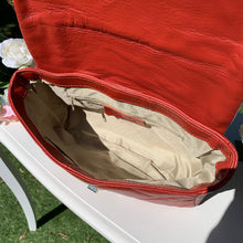 Load image into Gallery viewer, PENELOPE