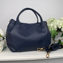 Carica l'immagine nel visualizzatore di Gallery, IVONNE