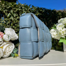 Lade das Bild in den Galerie-Viewer, Christelle