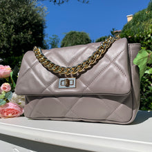 Load image into Gallery viewer, PENELOPE