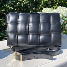 Lade das Bild in den Galerie-Viewer, Christelle