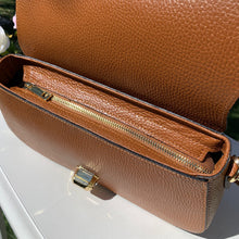 Carica l'immagine nel visualizzatore di Gallery, KIRA