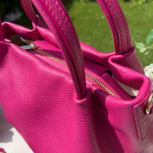 Carica l'immagine nel visualizzatore di Gallery, IVONNE