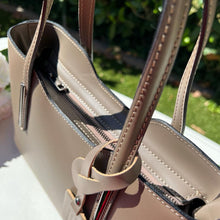 Carica l'immagine nel visualizzatore di Gallery, ISABEL