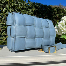 Lade das Bild in den Galerie-Viewer, Christelle