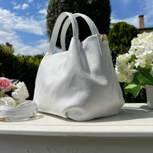 Carica l'immagine nel visualizzatore di Gallery, IVONNE