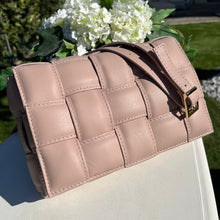 Lade das Bild in den Galerie-Viewer, Christelle