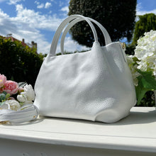 Carica l'immagine nel visualizzatore di Gallery, IVONNE