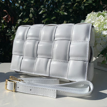 Lade das Bild in den Galerie-Viewer, Christelle