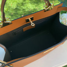 Load image into Gallery viewer, LOIS
